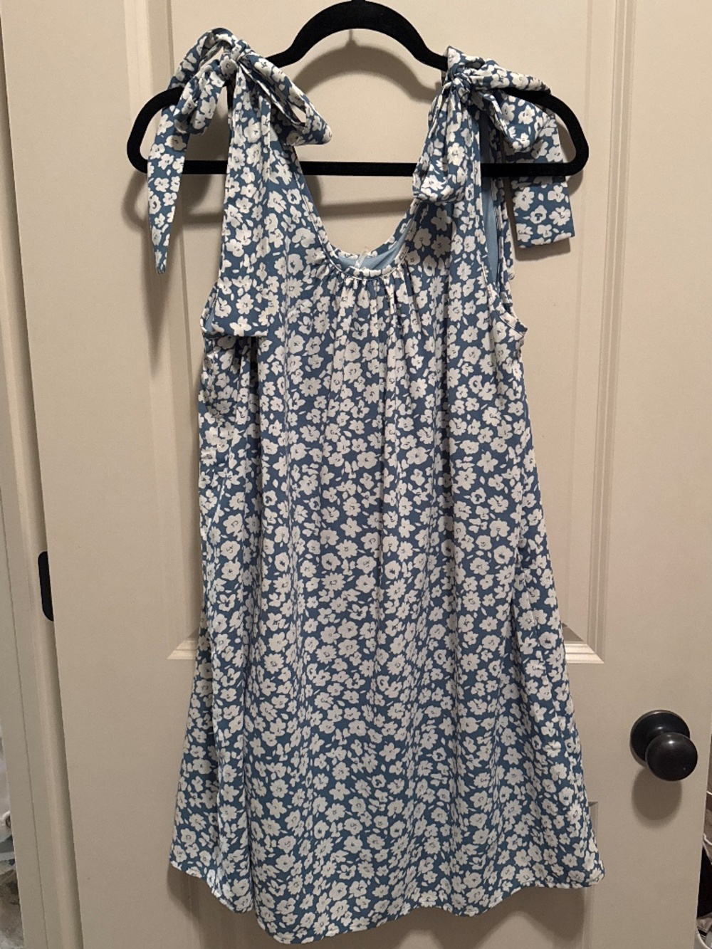 Boutique dress - Picture 3 of 3